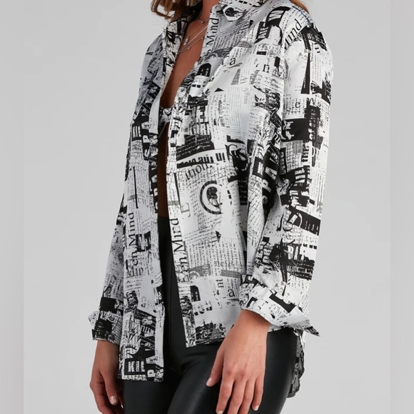 Windsor Making Headlines Satin Tunic Top - Picture 4 of 9